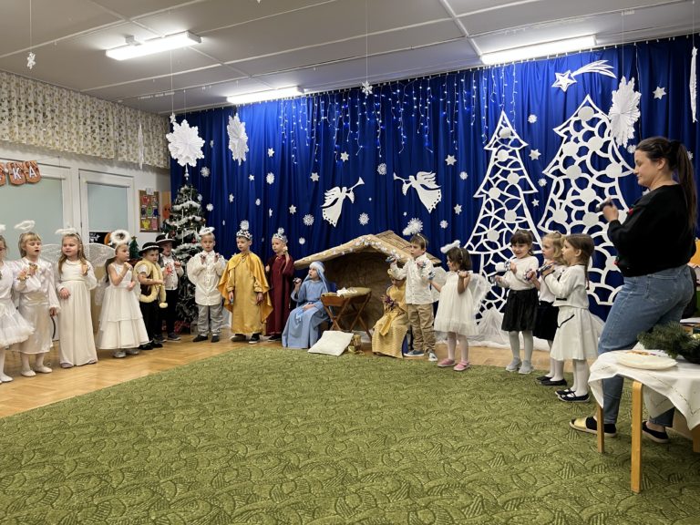 Jasełka bożonarodzeniowe dla rodziców w grupie „Motylki”