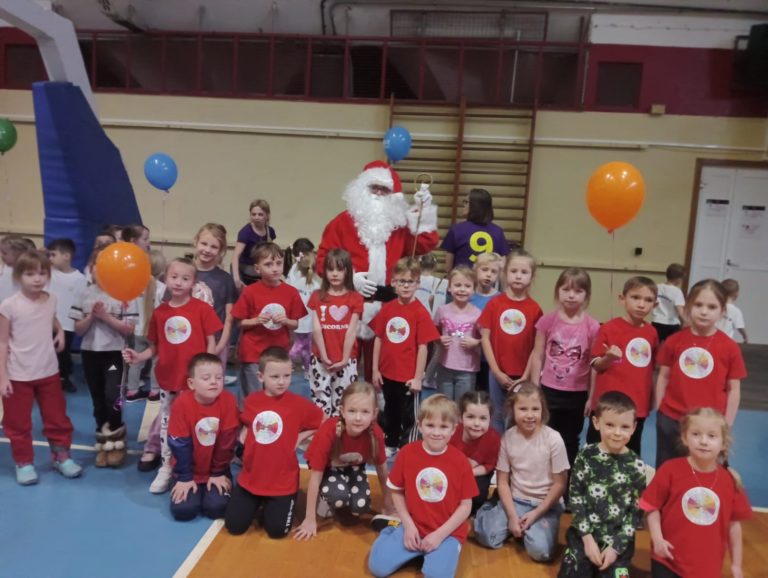 „Mikołajki na Sportowo” – Zajączki na zawodach sportowych