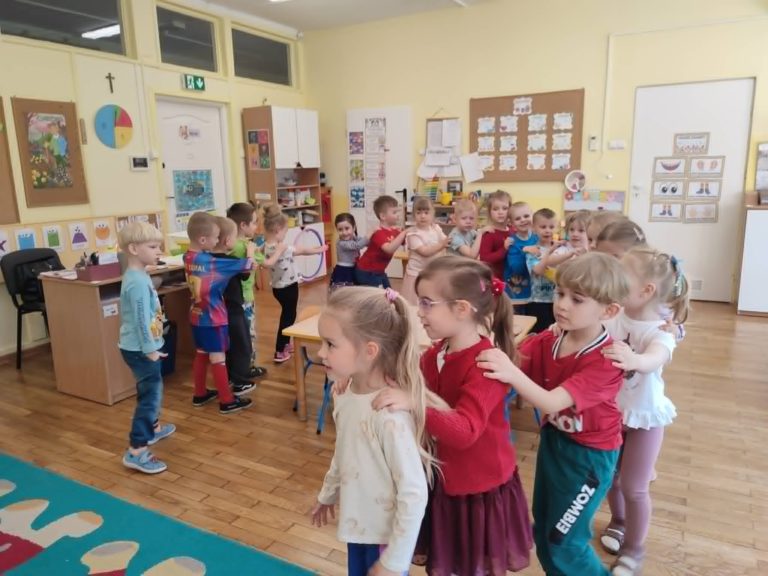 ZAJĘCIA Z lubą w grupie misie