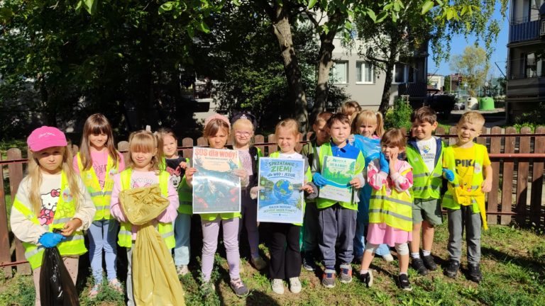 33 Akcja sprzątania Świata ,,sos Dla wody! niech będzie wolna od Śmieci ! „